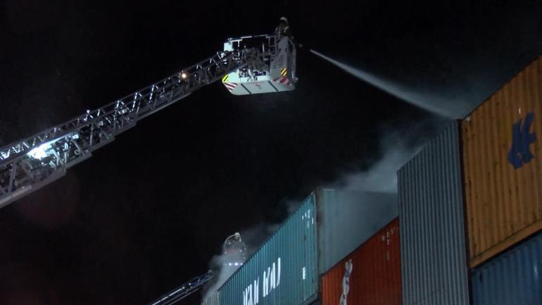 Arnavutköyde film platosunda yangın