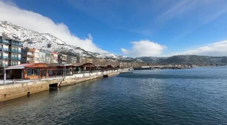 Türkiyenin tek ada ilçesi Marmarada fırtına ve kar; adaya 2 gün ulaşım sağlanamadı