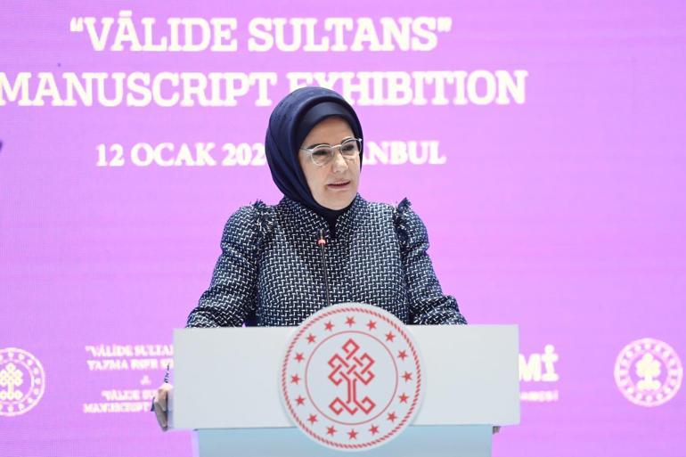 Emine Erdoğan Valide Sultanlar Yazma Eserler Sergisi nin açılışına katıldı