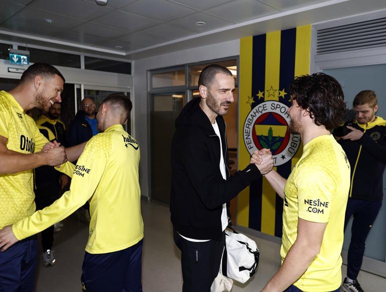 Fenerbahçenin yeni transferi Bonucci, teknik heyet ve takım arkadaşlarıyla bir araya geldi