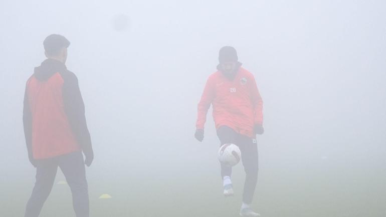Mardinspor, ikinci devre hazırlığını yoğun sis altındaki idmanla sürdürdü