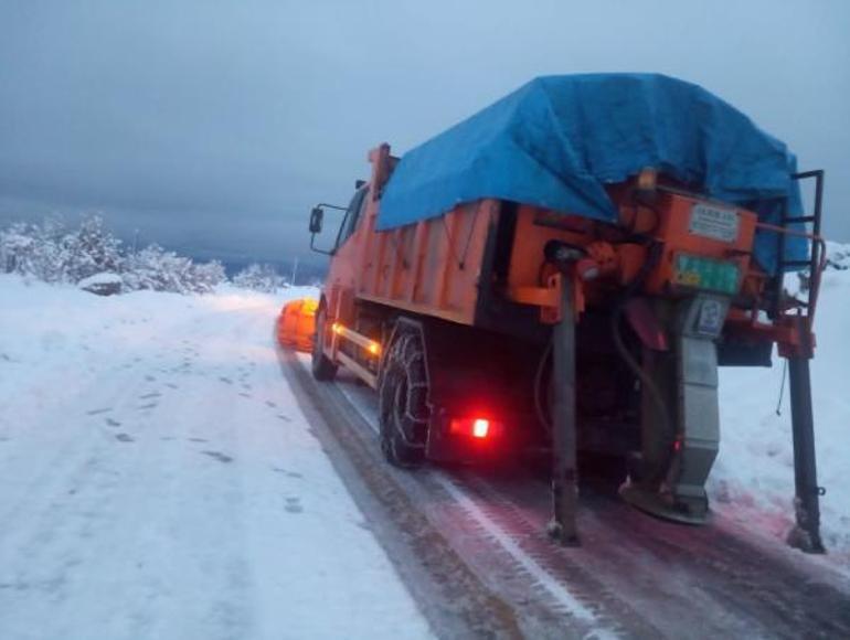 Beytüşşebapta kar kalınlığı 1 metreyi aştı, 20 köy yolu kapandı