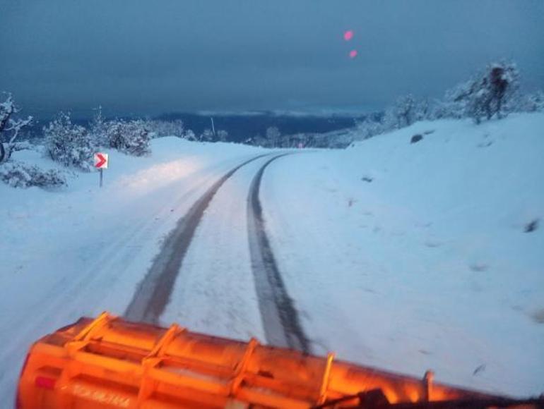 Beytüşşebapta kar kalınlığı 1 metreyi aştı, 20 köy yolu kapandı