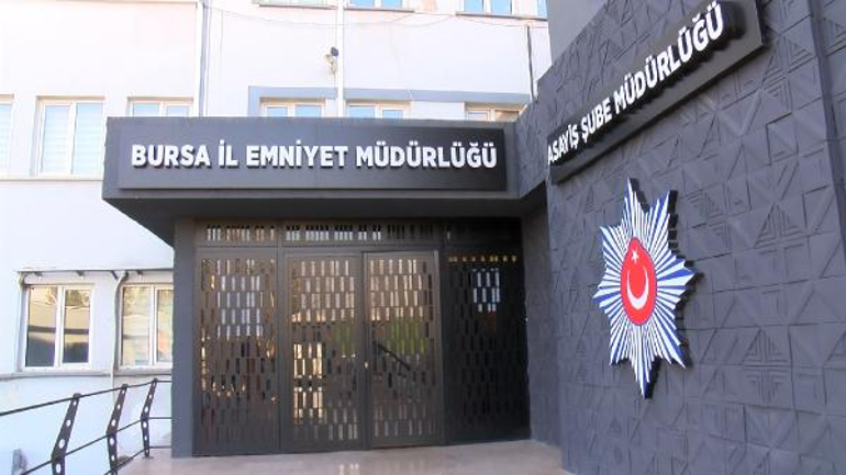 Bıçakladığı çalışanı otomobil ile taşıdı; kaza yapınca yakalandı