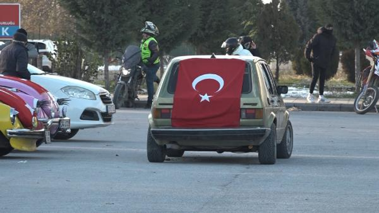 Eskişehirde şehitler için konvoy düzenlendi