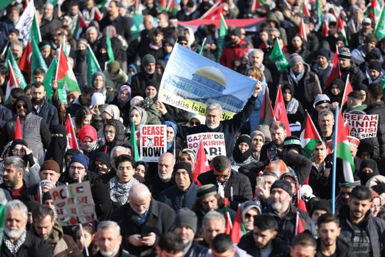 Bağcılar’da binlerce kişi şehitler ve Filistin için yürüdü