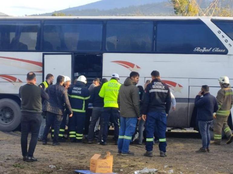 Hatayda işçi servisi otobüsler çarpıştı: 1i ağır 18 yaralı
