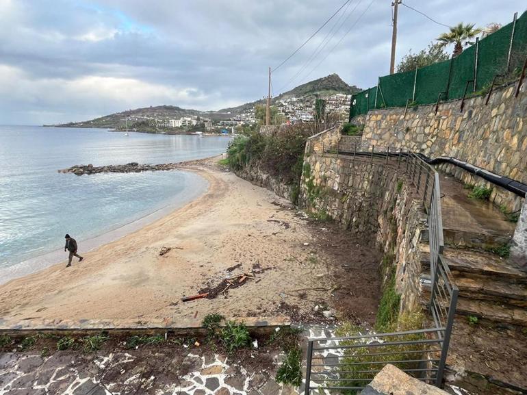Bodrumda halk plajı yapılacak sahili işgal eden yapılar kaldırıldı