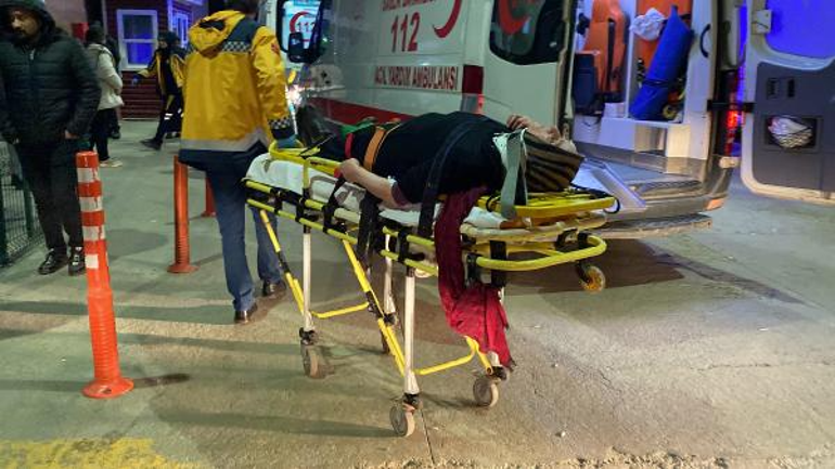 Bursa’da özel halk otobüsü ile otomobil kafa kafaya çarpıştı; 9 yaralı