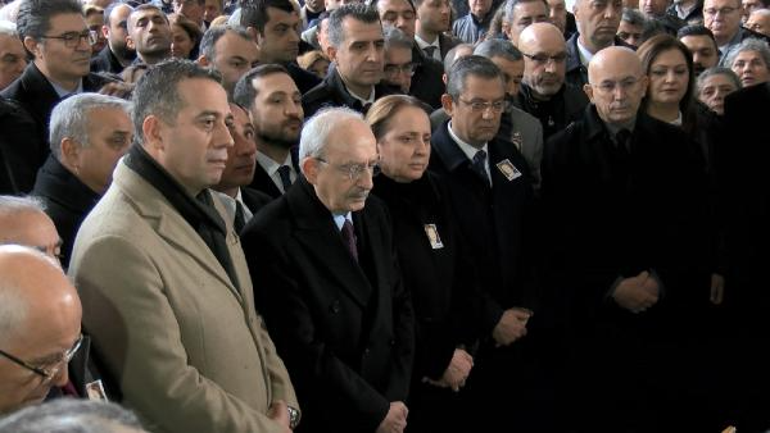 Özgür Özel, Milletvekili Dinçerin annesinin cenazesine katıldı