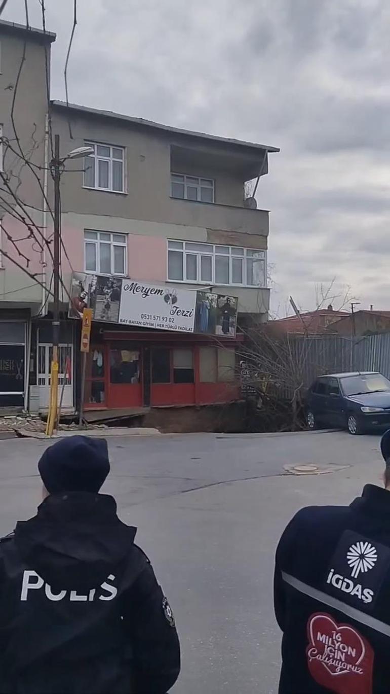 Ümraniyede bitişik iki bina çöktü; sallantılar vardı, yıkılacağı belliydi