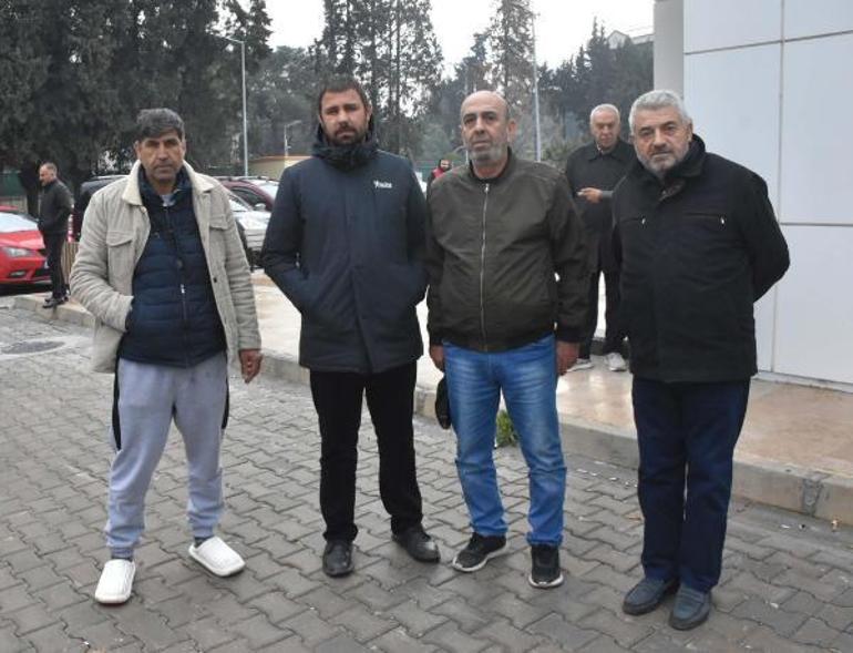 Reklam tabelası asarken vincin zinciri koptu: 2 işçi öldü