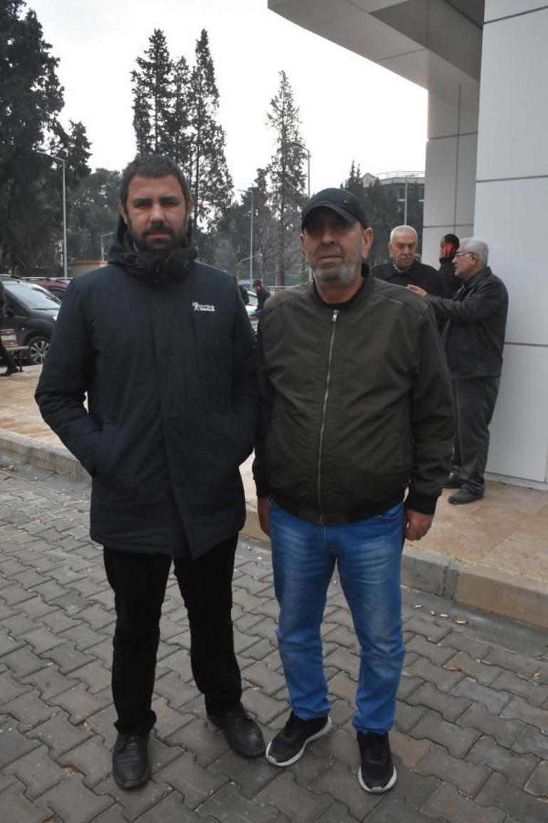 Reklam tabelası asarken vincin zinciri koptu: 2 işçi öldü