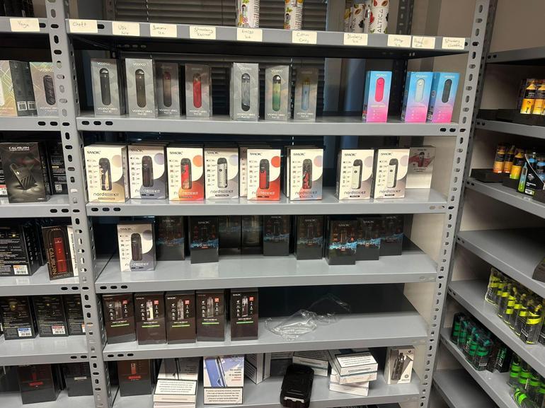 Bursa’da piyasa değeri 2 milyon lira olan gümrük kaçağı elektronik sigara ele geçirildi