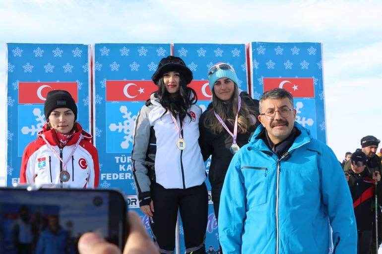 Yüksekovada 665 sporcunun katıldığı Türkiye Kayaklı Koşu Eleme Yarışması sona erdi