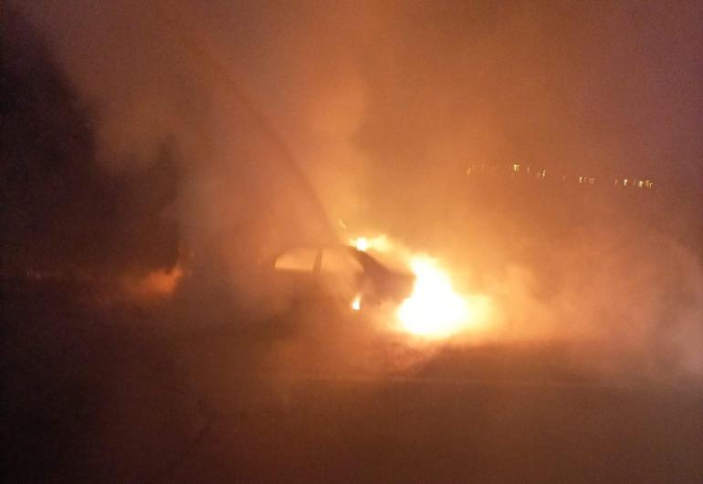 Nusaybinde, seyir halindeki otomobil alev aldı