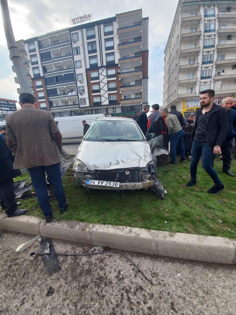 Refüje çıkan otomobilin sürücüsü yaralandı