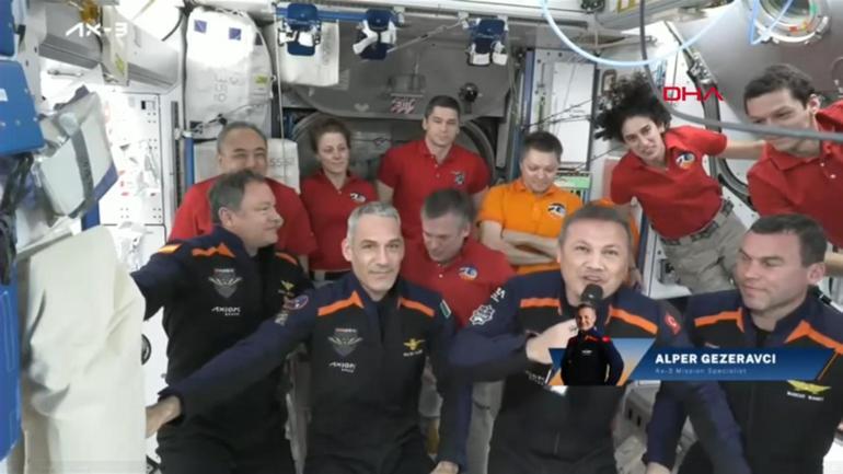 İlk Türk astronot için ISSte karşılama töreni; işte Gezeravcının mesajı