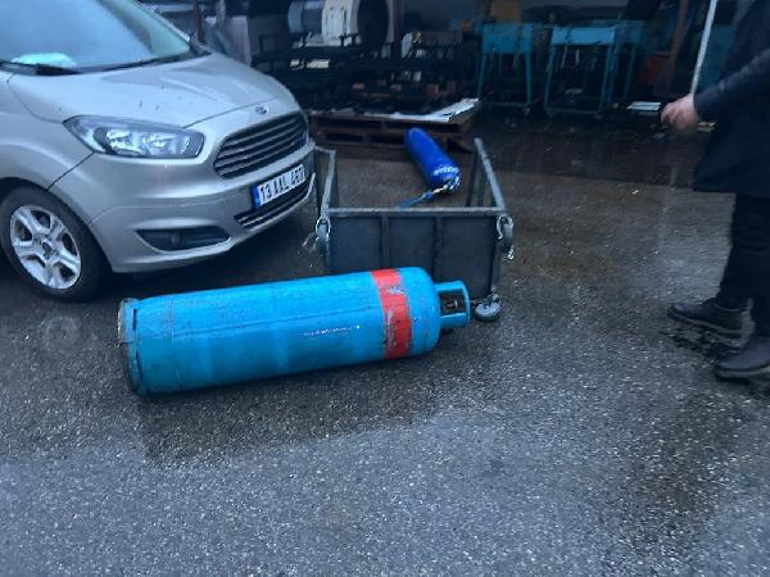 Sivas’ta mobilya fabrikasında patlama: 1i ağır, 2 işçi yaralı