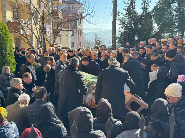 Bakan Tunç, Bartın Belediye Başkanı Fırıncıoğlunun eşinin cenazesine katıldı