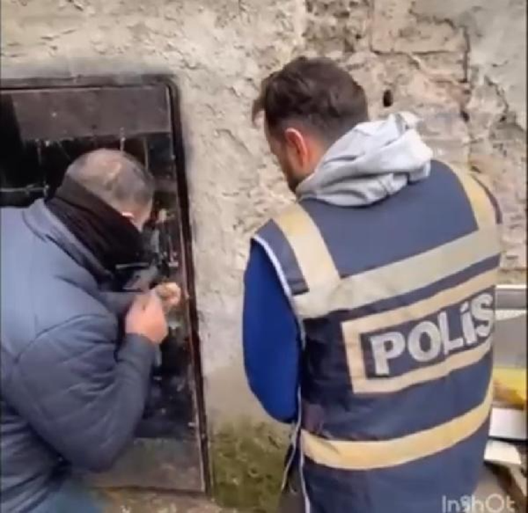 Polis baskınıyla yakalanan cezaevi firarisinin evine kaçış tüneli kazdığı ortaya çıktı
