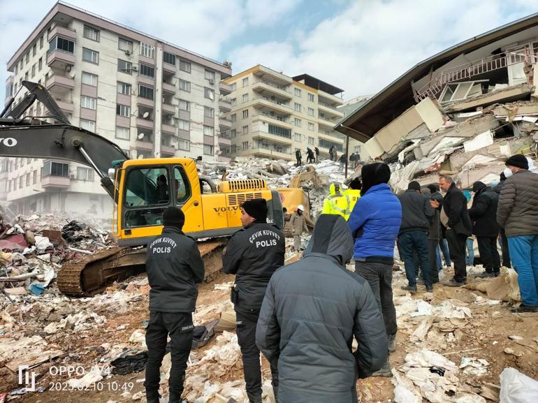 Asrın depreminde 52 kişinin hayatını kaybettiği Kaçak katlı Reyyan Apartmanı’ davası başladı