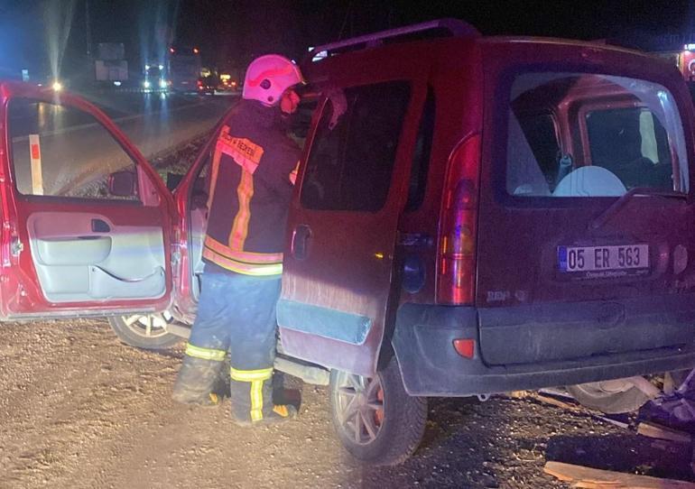 Yola çıkan köpek, kazaya neden oldu; 2 yaralı