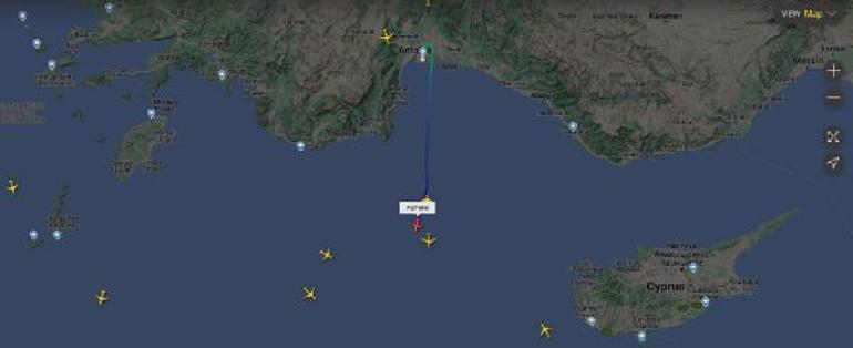 İstanbul- Riyad seferini yapan yolcu uçağı Antalyaya acil iniş yaptı