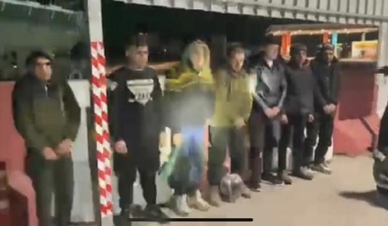 Otomobilden 1i bagajda, 6 kaçak göçmen çıktı
