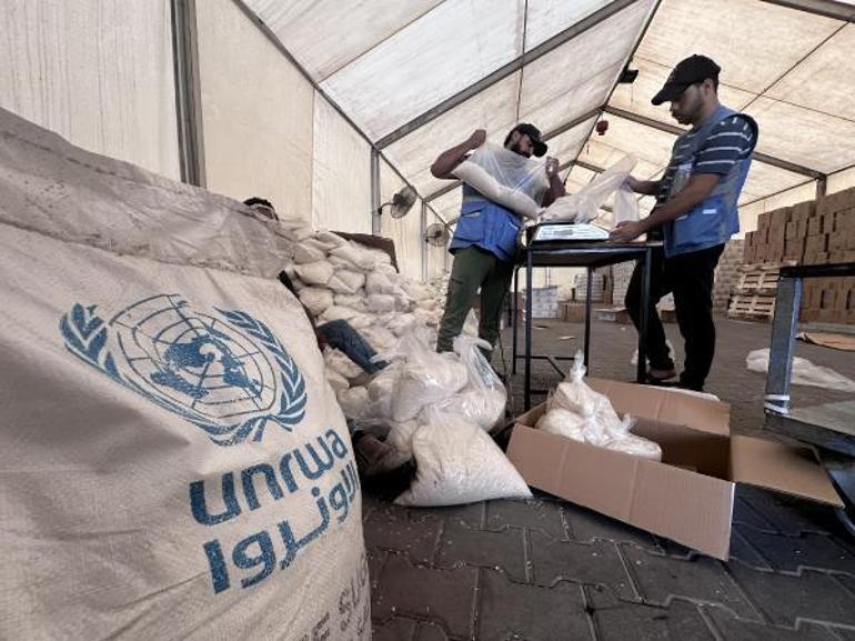 UNRWA, 7 Ekim saldırılarında adı geçen 12 çalışanın işine son verdi