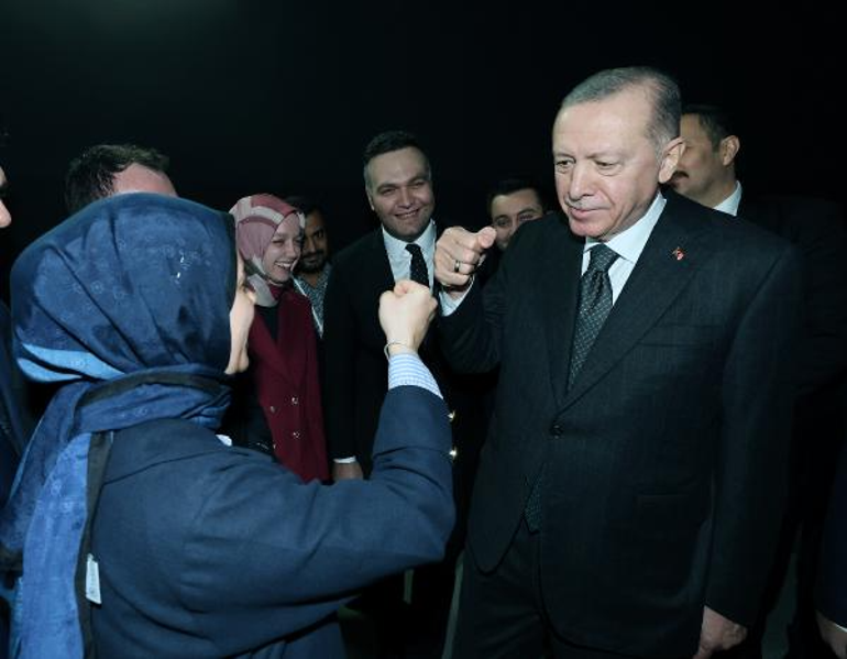 Cumhurbaşkanı Erdoğan: Alper Gezeravcının yaptığı işe turistik gezi demeleri ayıptır