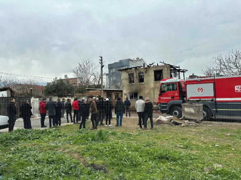 Ödemişte ev yangını; 19 yaşındaki Emre öldü