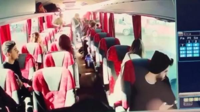 Otogarda iki otobüsün çarpıştığı kaza anına ait kamera görüntüleri ortaya çıktı