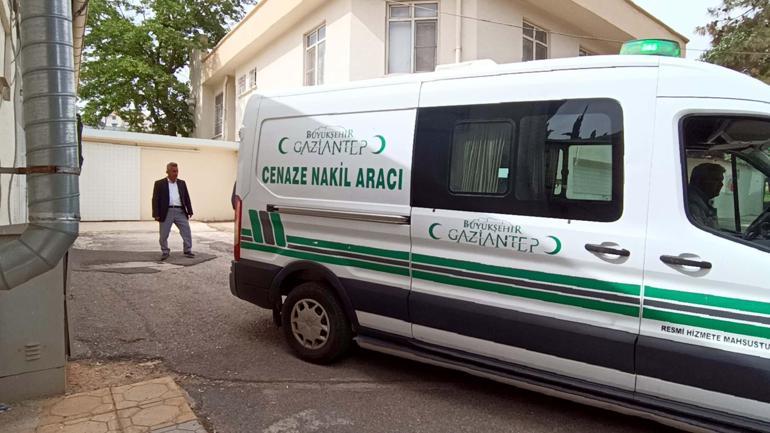 Elektrik ustası, kaldığı konteynerde çıkan yangında öldü