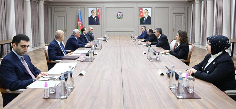 Bakan Tekin, Azerbaycan Başbakanı Esedov ile görüştü