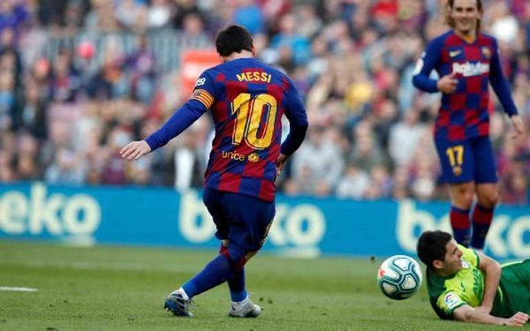 Messi’nin Barcelonadaki ilk sözleşmesinin imzalandığı peçete, açık artırmada satılacak