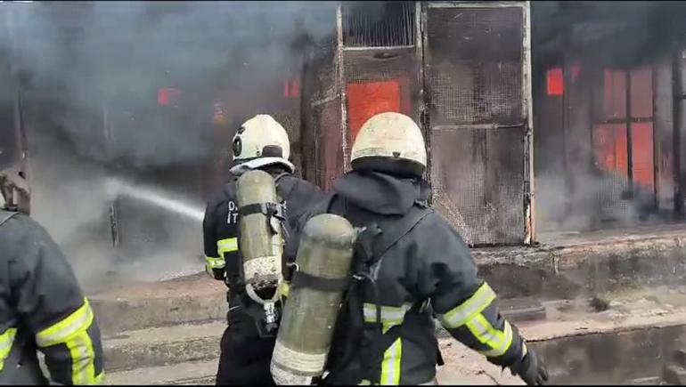 Güvercin otelinde çıkan yangında 300 kuş öldü