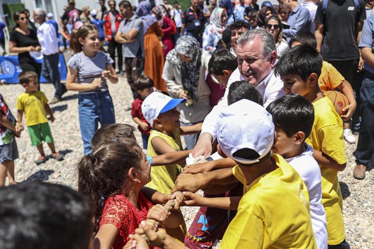 Bakan Aşkın Bak: Sporla, depremzede çocukların normalleşme süreçlerini hızlandırdık