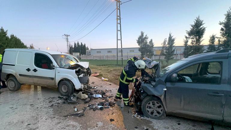 Tekirdağ’da iki hafif ticari araç çarpıştı; 4 yaralı