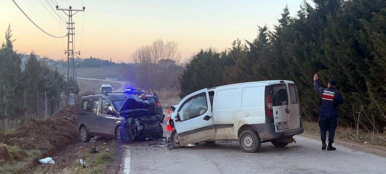 Tekirdağ’da iki hafif ticari araç çarpıştı; 4 yaralı