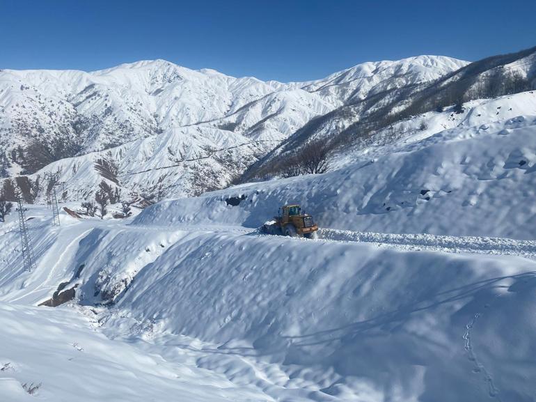 Batman Sasonda 19 yerleşim yerinin yolu kardan kapandı