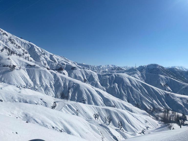 Batman Sasonda 19 yerleşim yerinin yolu kardan kapandı