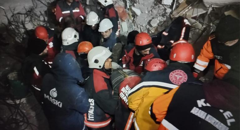 6 Şubat depremlerinde 600 vatandaşı enkazdan çıkardılar