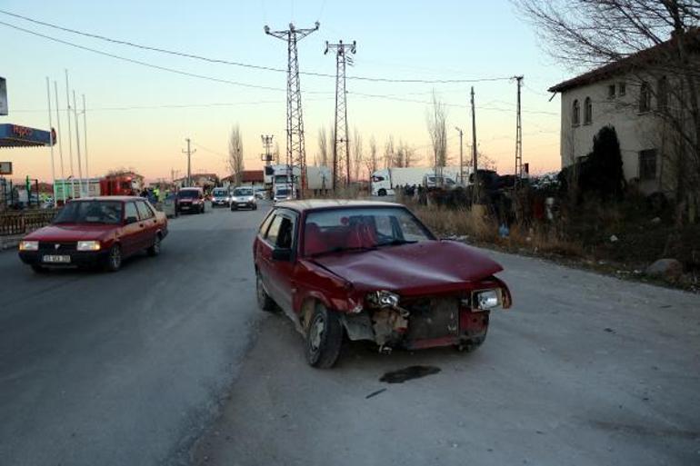 Afyonkarahisarda 4 aracın karıştığı zincirleme kaza: 10 yaralı