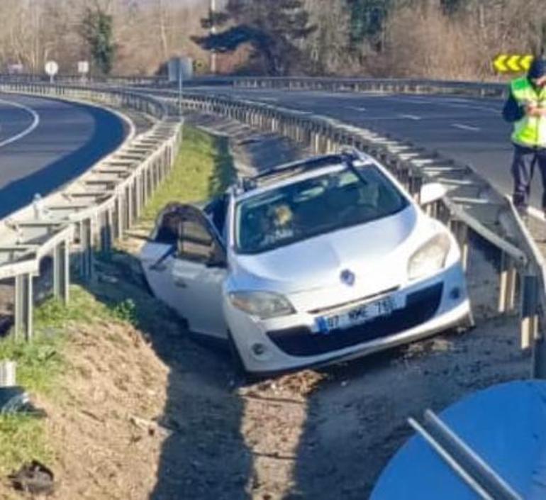 Bursada otomobil ile hafif ticari aracın çarpıştığı kaza kamerada; 2 yaralı