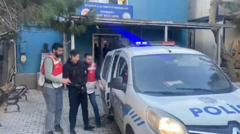 Ataşehirde minibüsün önünü kesen otomobil sürücüsü yakalandı