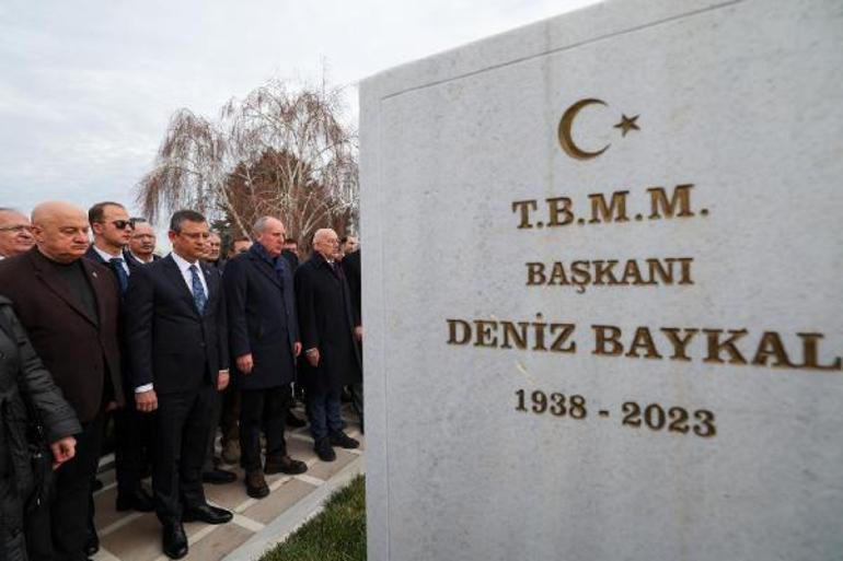 Deniz Baykal, 1inci ölüm yıl dönümünde mezarı başında anıldı