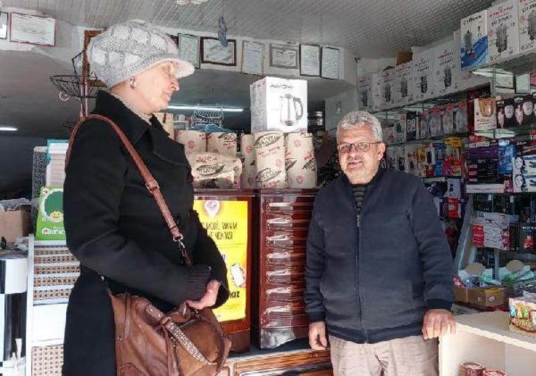 Mahalle muhtarı ölünce eşi aday oldu