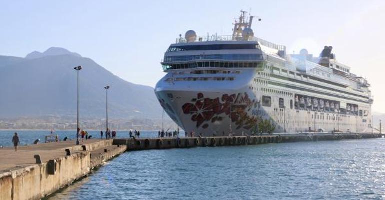 Kruvaziyer turizminde gemi sayısı yüzde 20, yolcu yüzde 52,6 arttı