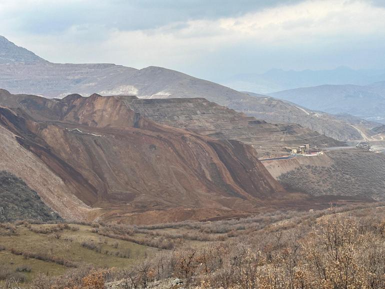 Maden sahasında toprak altında kalan 9 işçiyi arama çalışmalarında 2’nci gün